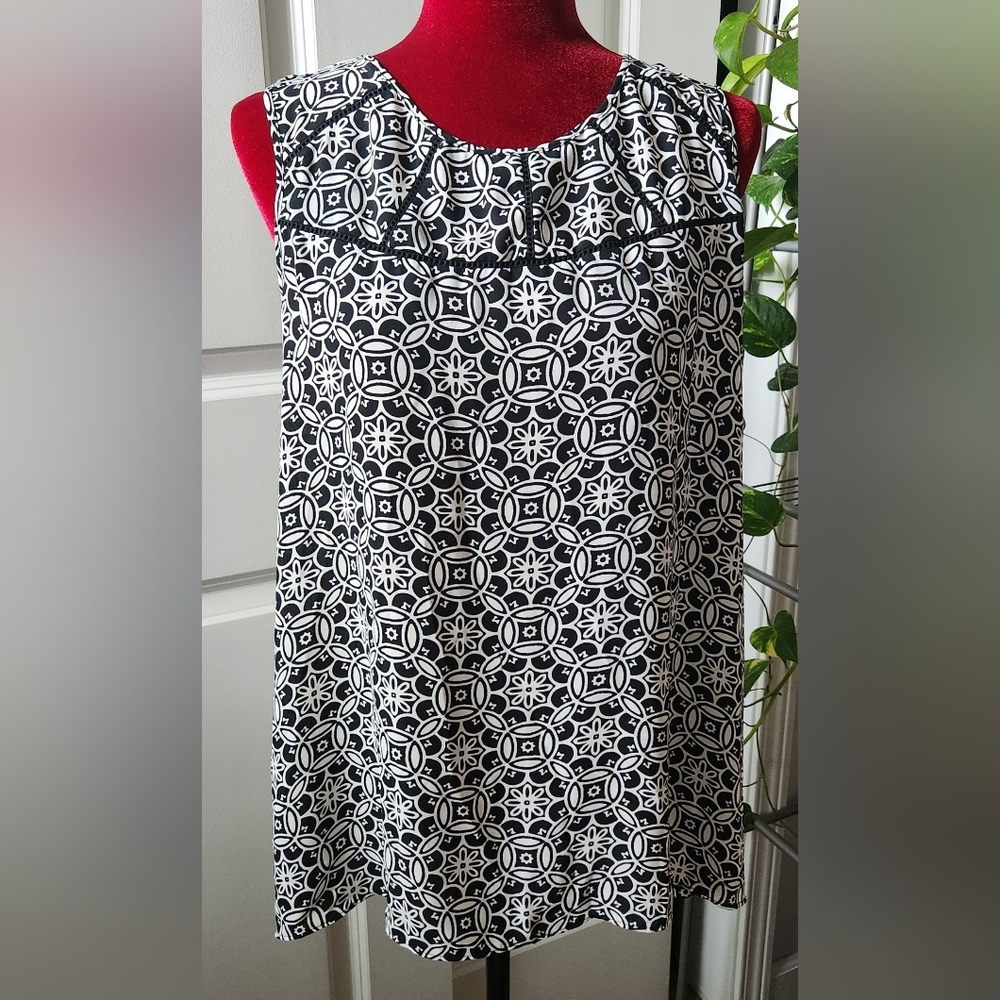 Loft XL black and white stunning blouse